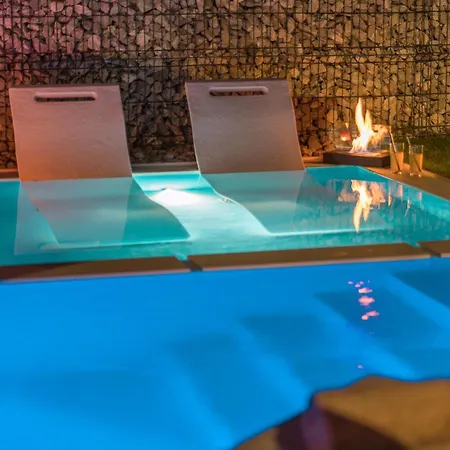 Lovely In With Outdoor Swimming Pool